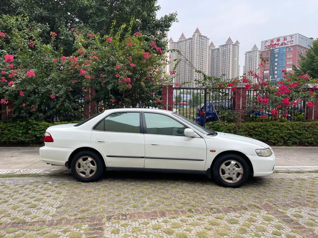 六代雅阁图片/六代雅阁值多少钱