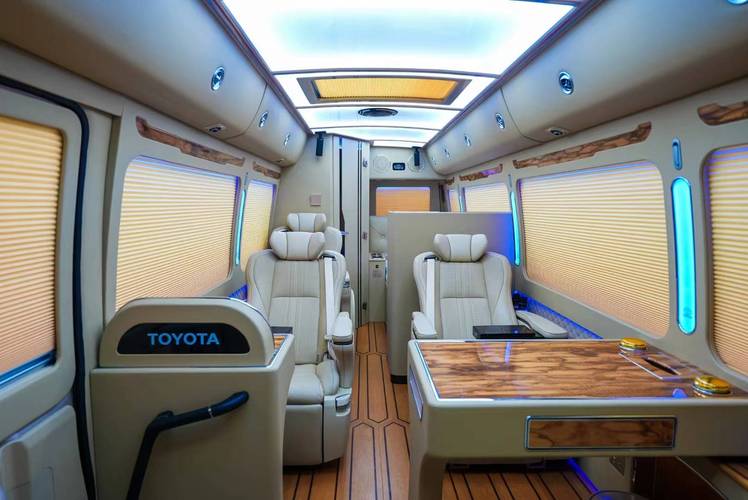 七座考斯特价格 考斯特七座商务车